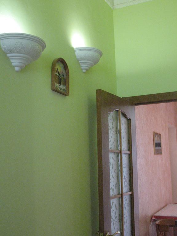 Апартаменти Flat On Sheptytskykh Львів Екстер'єр фото