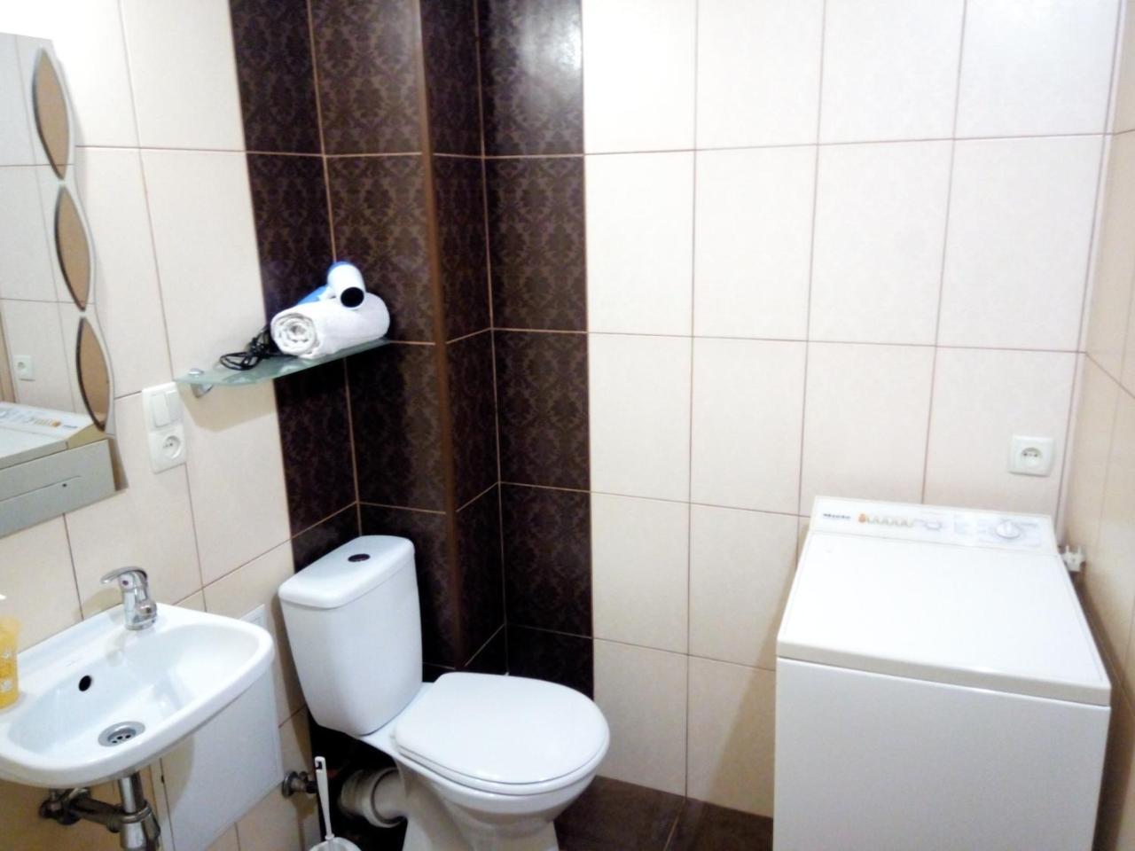 Апартаменти Flat On Sheptytskykh Львів Екстер'єр фото