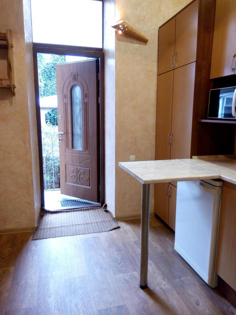 Апартаменти Flat On Sheptytskykh Львів Екстер'єр фото
