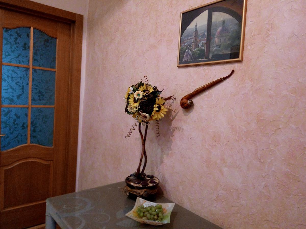 Апартаменти Flat On Sheptytskykh Львів Екстер'єр фото